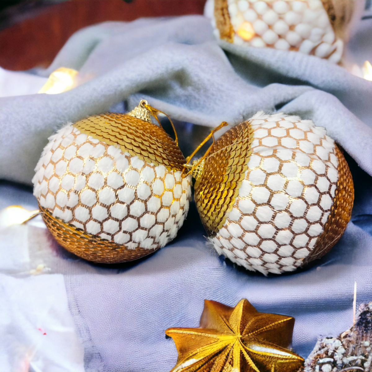 Par de Esferas Navideñas Pluma y Lentejuela ESF0252DO