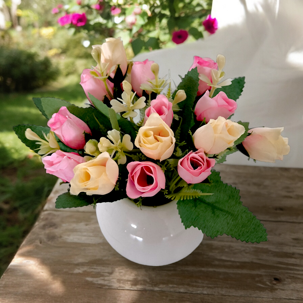 Arreglo Floral Rosas Mini Rosa y Crema