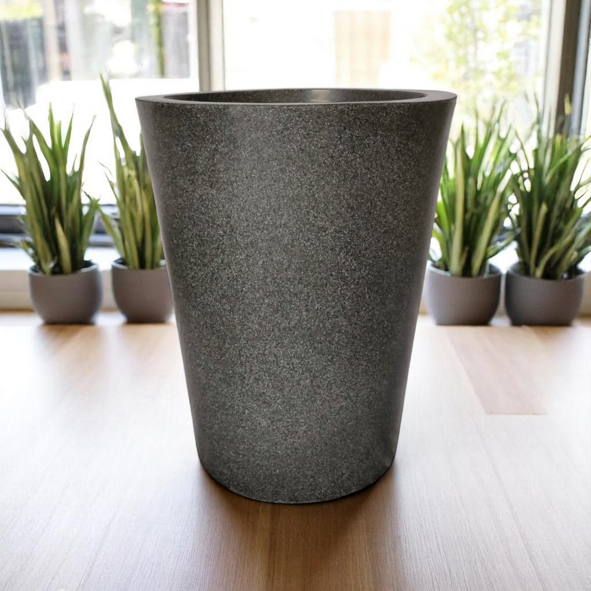 Maceta Cónica Gris Granito Polietileno 40 cm AKCN40GG